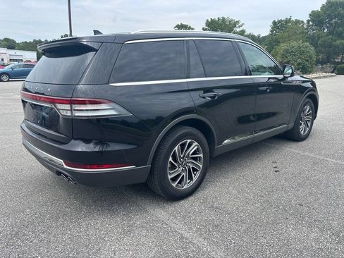 Used 2023 Lincoln Aviator AWD image 3