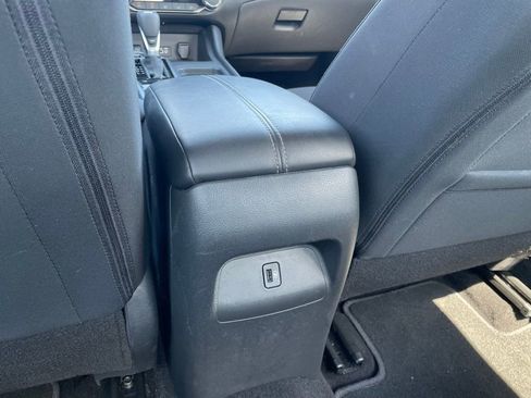 Used 2025 Nissan Sentra SV FWD image 26