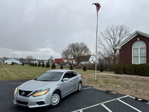 Used 2018 Nissan Altima 2.5 S w/ S Convenience Package image 1