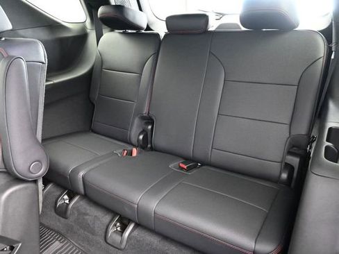 Used 2024 Chevrolet Traverse RS w/ LPO, Floor Liner Package AWD/4WD image 29