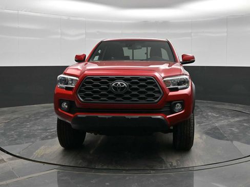 Used 2020 Toyota Tacoma TRD Off-Road image 3