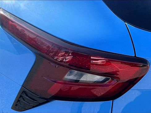 Used 2024 Chevrolet Trax RS w/ Driver Confidence Package FWD image 32