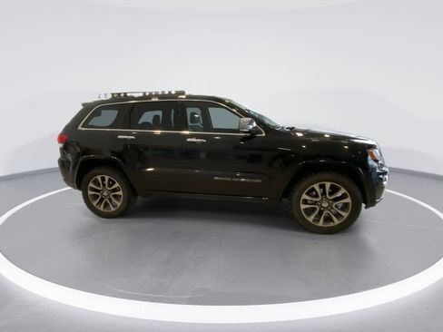 Used 2017 Jeep Grand Cherokee Overland image 9