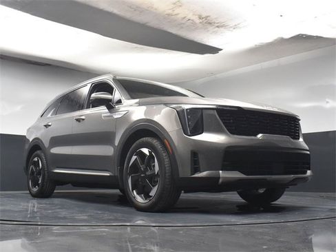 Certified 2025 Kia Sorento EX image 25