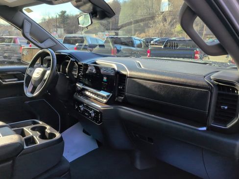 Used 2024 GMC Sierra 1500 Elevation image 9