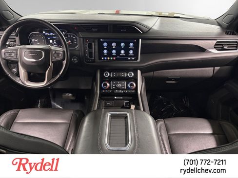 Used 2021 GMC Yukon Denali w/ Denali Premium Package image 12