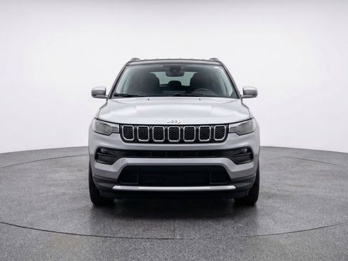 Used 2025 Jeep Compass Limited image 2