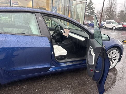 Used 2021 Tesla Model 3 Long Range image 11