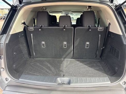 Used 2022 Nissan Pathfinder S image 14