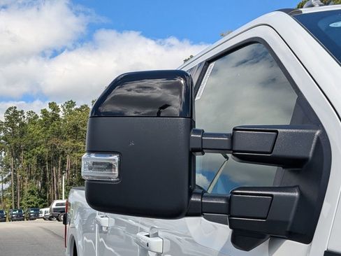 New 2026 Ford F250 Lariat w/ Black Appearance Package image 12