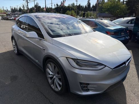 Used 2017 Tesla Model X 100D AWD/4WD image 4
