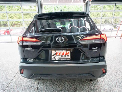 Used 2025 Toyota Corolla Cross XLE AWD/4WD image 3