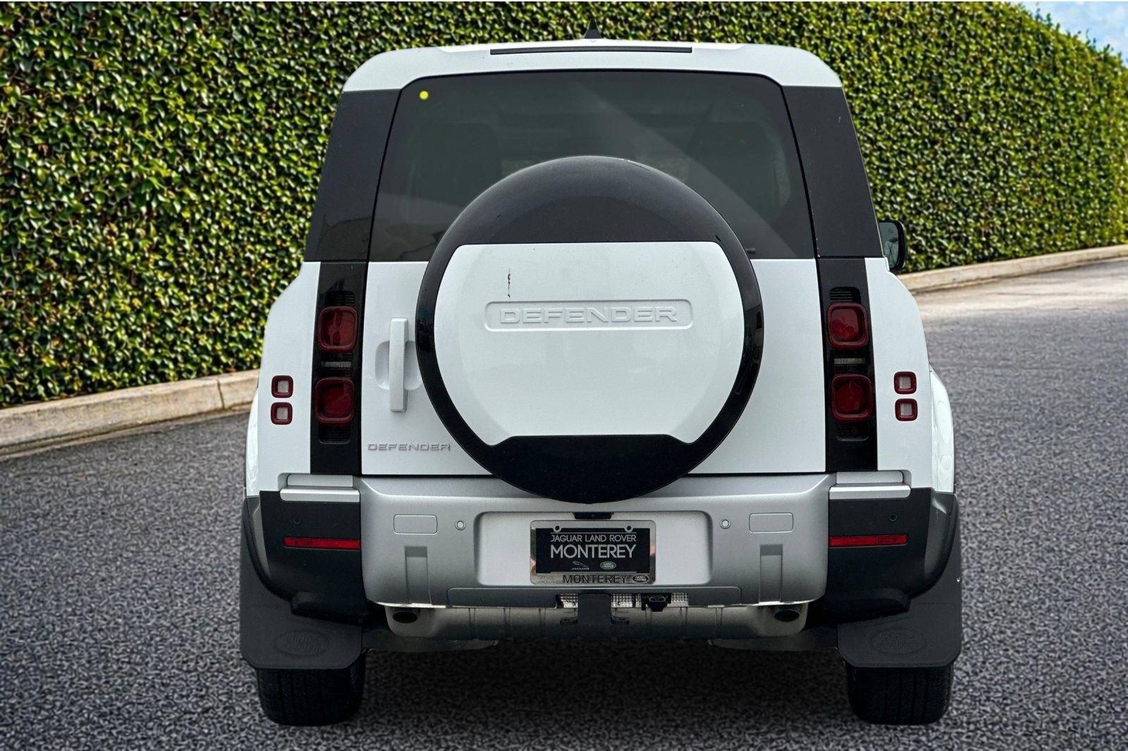 New 2025 Land Rover Defender 130 S AWD/4WD image 5