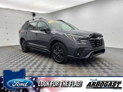 Used 2023 Subaru Ascent Onyx Edition image 1