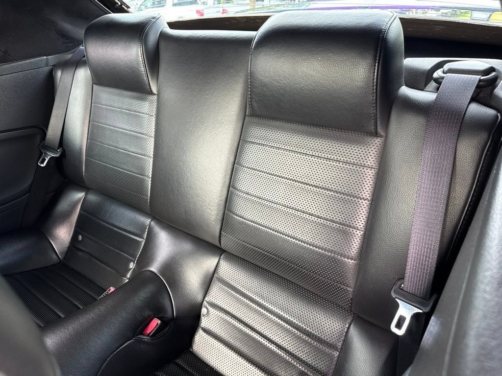 Used 2006 Ford Mustang GT RWD image 11