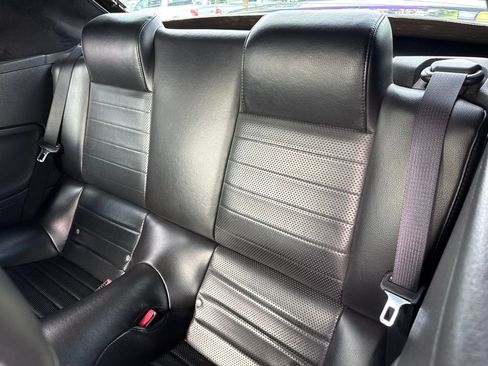 Used 2006 Ford Mustang GT Premium RWD image 11