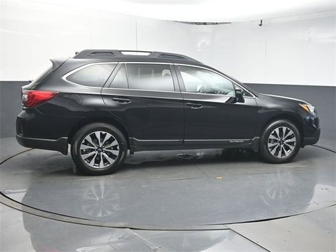 Used 2016 Subaru Outback 3.6R Limited image 8