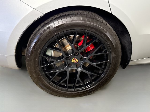 Used 2021 Porsche Macan GTS w/ Premium Package Plus (PF9) AWD/4WD image 32
