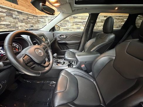 Used 2020 Jeep Cherokee Altitude image 11