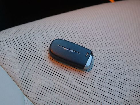 Used 2013 Chrysler 300 Motown image 9