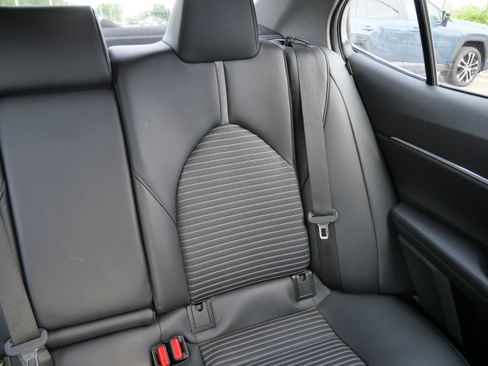 Certified 2023 Toyota Camry SE FWD image 15