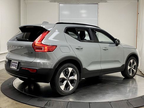 Used 2026 Volvo XC40 B5 Plus AWD/4WD image 9