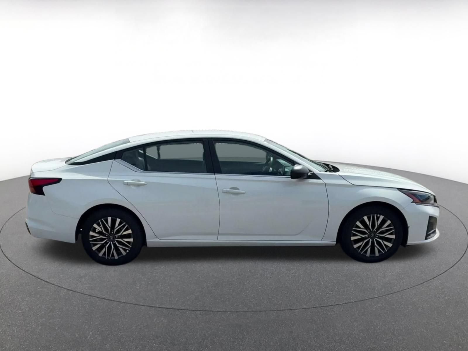 Used 2026 Nissan Altima 2.5 SV FWD image 15