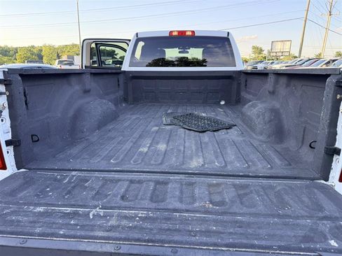 Used 2019 RAM 2500 Tradesman w/ Chrome Appearance Group AWD/4WD image 14