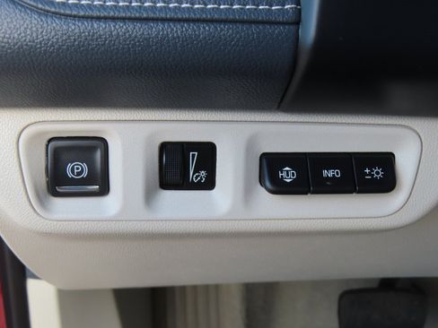 Used 2023 GMC Acadia Denali w/ Denali Ultimate Package image 14