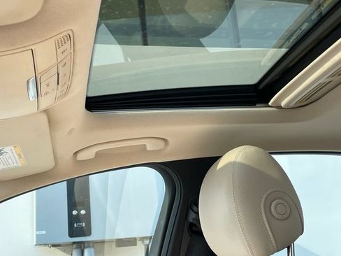 Used 2019 Mercedes-Benz C 300 Sedan image 15
