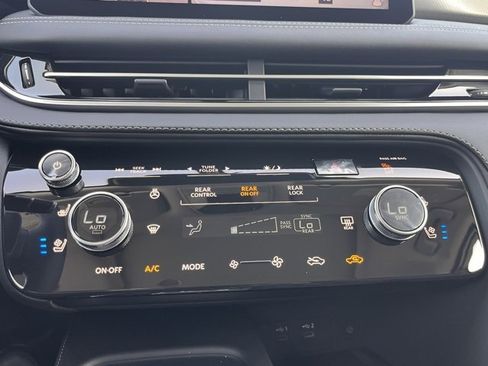 New 2026 INFINITI QX60 Luxe image 17