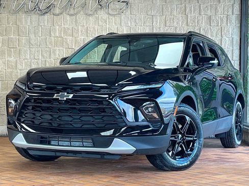 Used 2024 Chevrolet Blazer LT w/ Sound & Technology Package AWD/4WD image 2