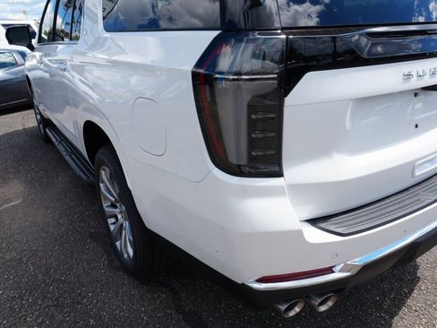 New 2025 Chevrolet Suburban Premier image 8