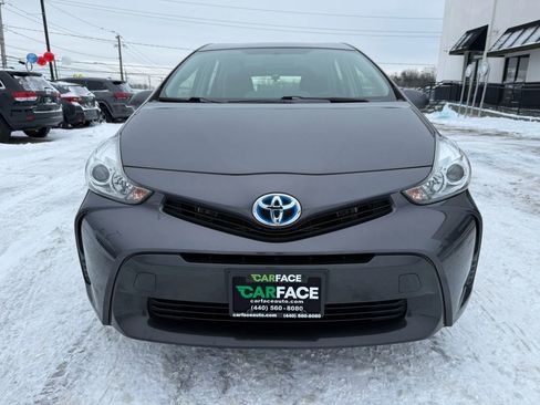 Used 2017 Toyota Prius V Two image 4