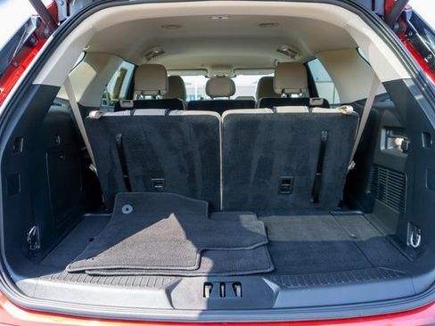 Used 2023 Ford Explorer XLT image 10