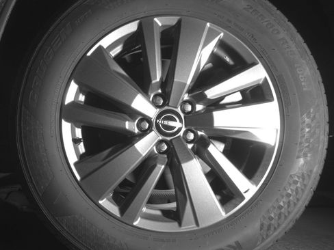 Used 2025 Nissan Pathfinder SV image 14