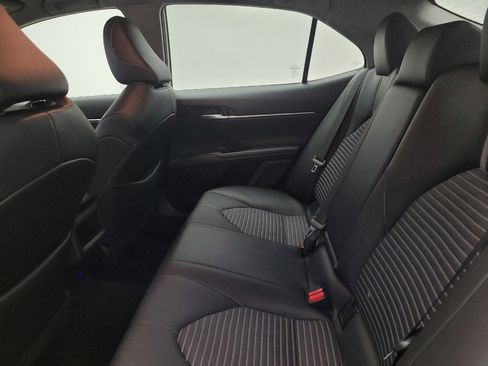 Used 2023 Toyota Camry SE image 18