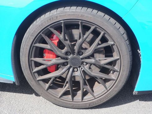 Used 2023 Chevrolet Corvette Stingray Premium Cpe w/ Z51 Performance Package RWD image 10