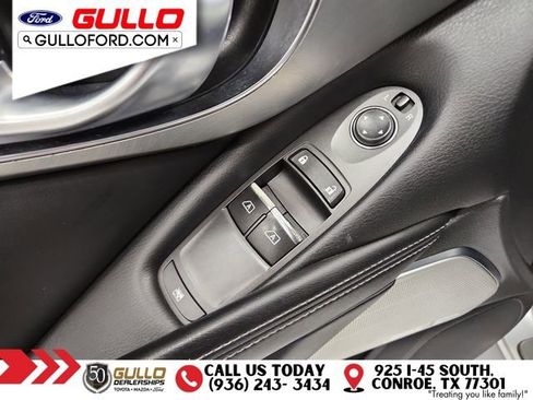 Used 2017 INFINITI Q60 3.0t w/ Premium Plus Package 3.0T image 18