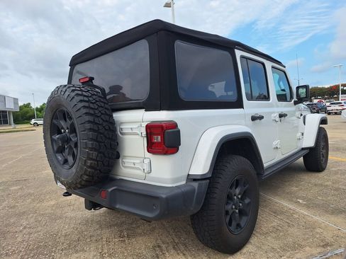 Used 2019 Jeep Wrangler Unlimited Sahara w/ Quick Order Package 24M Moab AWD/4WD image 4