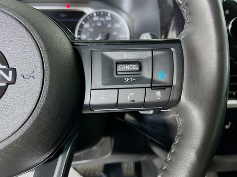 Used 2023 Nissan Pathfinder SL w/ Lighting Package (N92) image 17