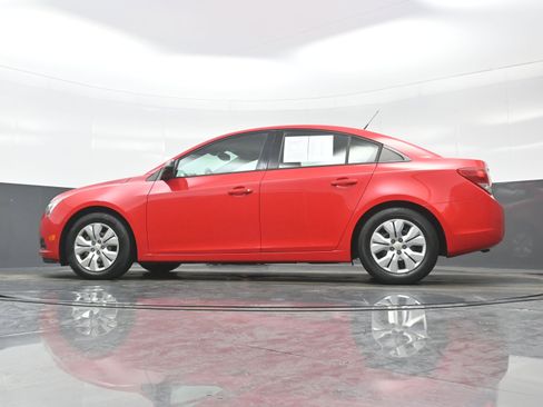 Used 2014 Chevrolet Cruze LS image 27