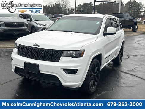 Used 2018 Jeep Grand Cherokee Altitude image 1
