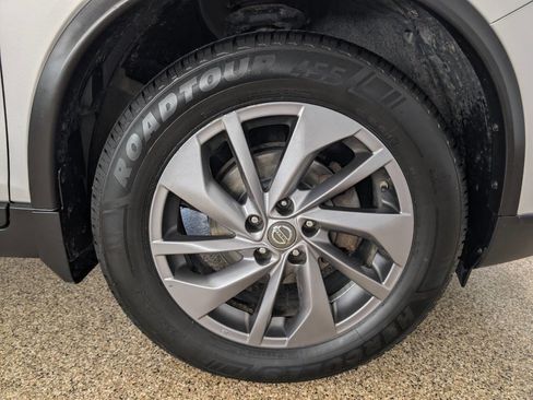 Used 2016 Nissan Rogue SL AWD/4WD image 25