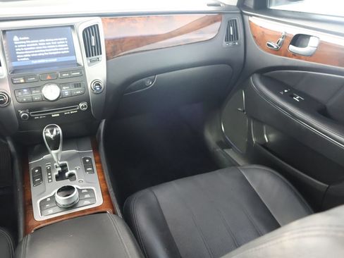 Used 2013 Hyundai Equus Signature RWD image 32