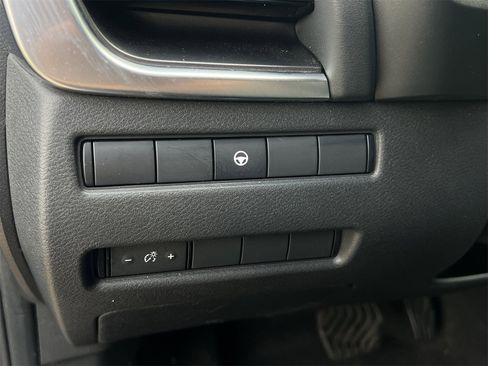 Used 2021 Nissan Rogue SV image 15