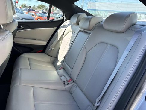 Used 2023 Genesis G70 2.0T image 16