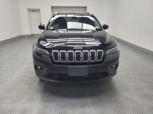 Used 2019 Jeep Cherokee Latitude Plus w/ Cold Weather Group AWD/4WD image 14