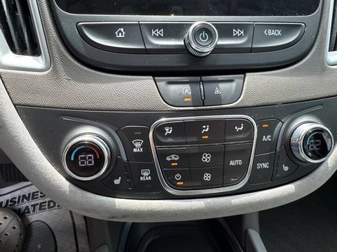 Used 2024 Chevrolet Malibu LT FWD image 11
