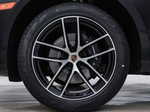 New 2026 Porsche Macan image 13